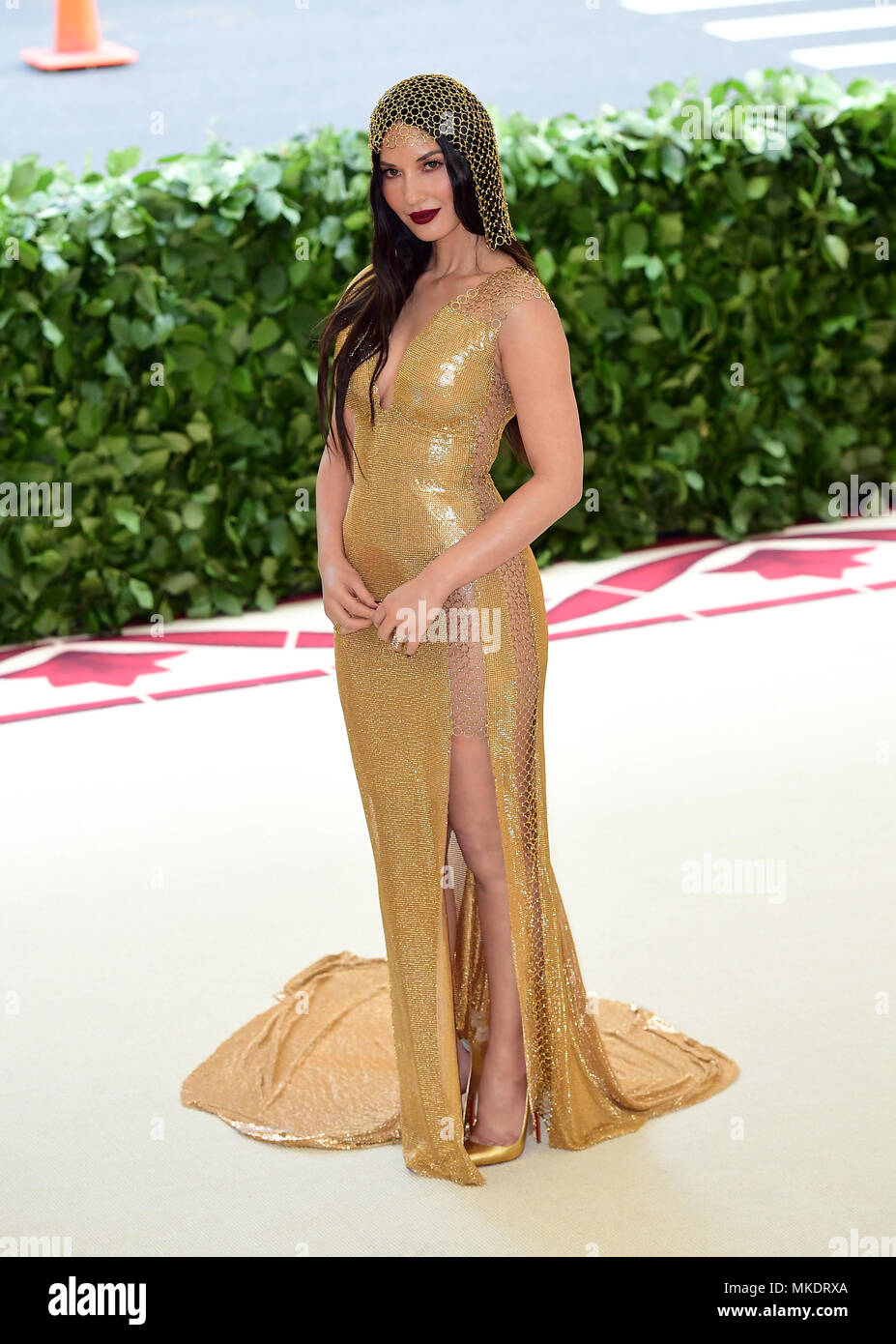 Olivia Munn fréquentant le Metropolitan Museum of Art Costume Institute Gala-bénéfice 2018 à New York, USA. Banque D'Images