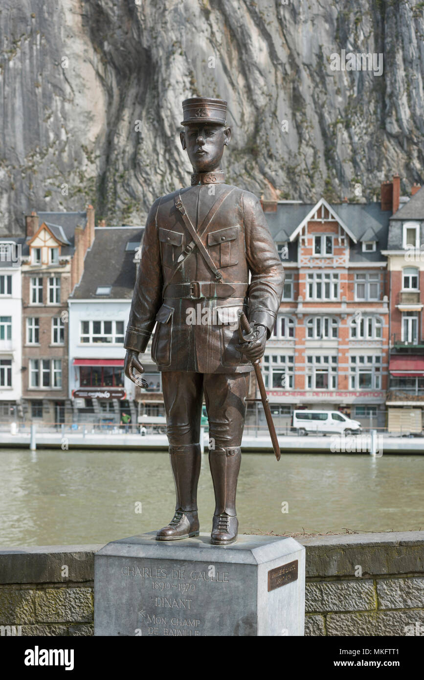Sculpture Charles de Gaulle, 1890-1970, blessé sur le pont à Dinant le 15 août 1914, Première Guerre mondiale, Dinant, Wallonie Banque D'Images