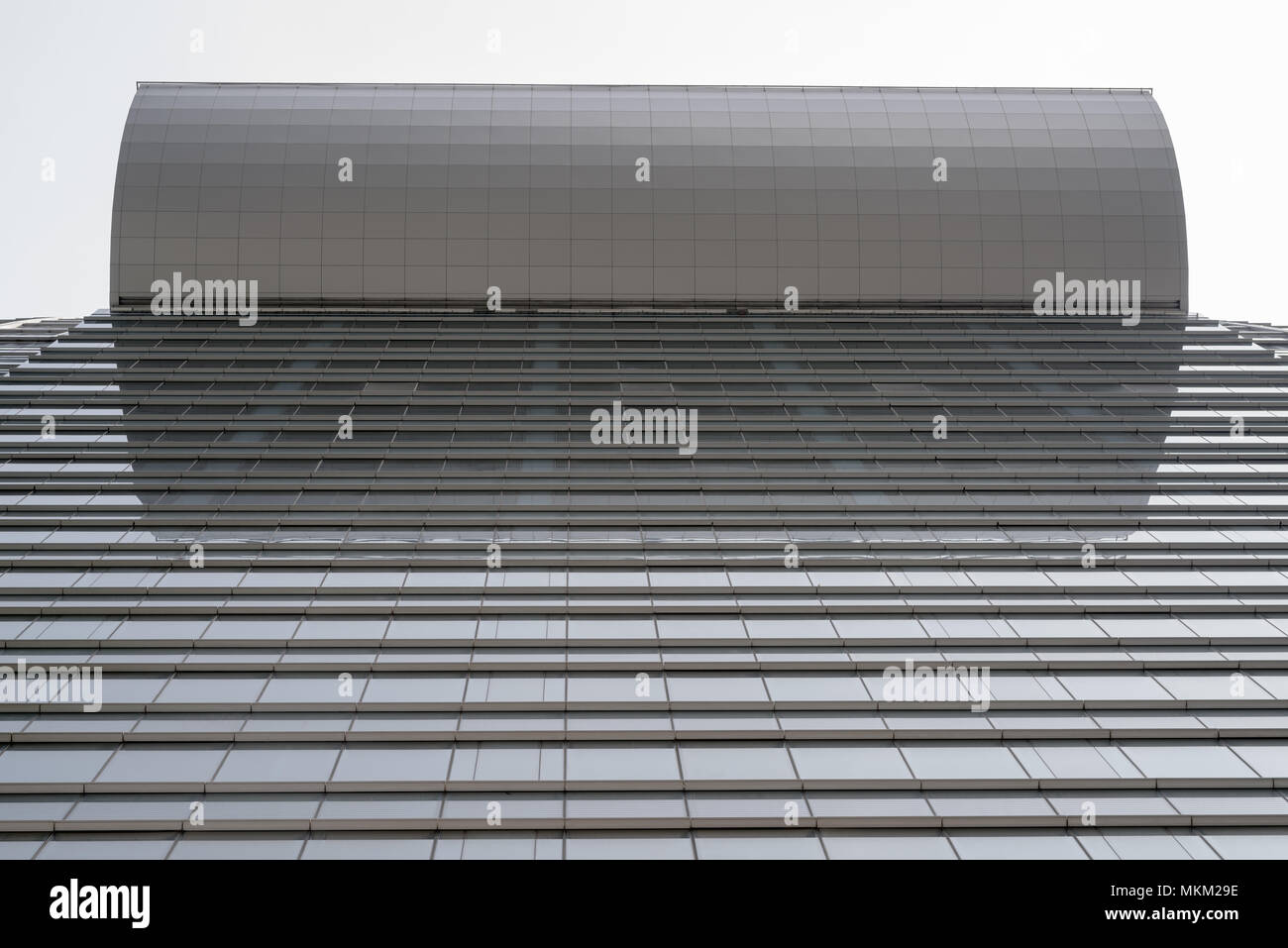 Low Angle View of Corporate Building Banque D'Images