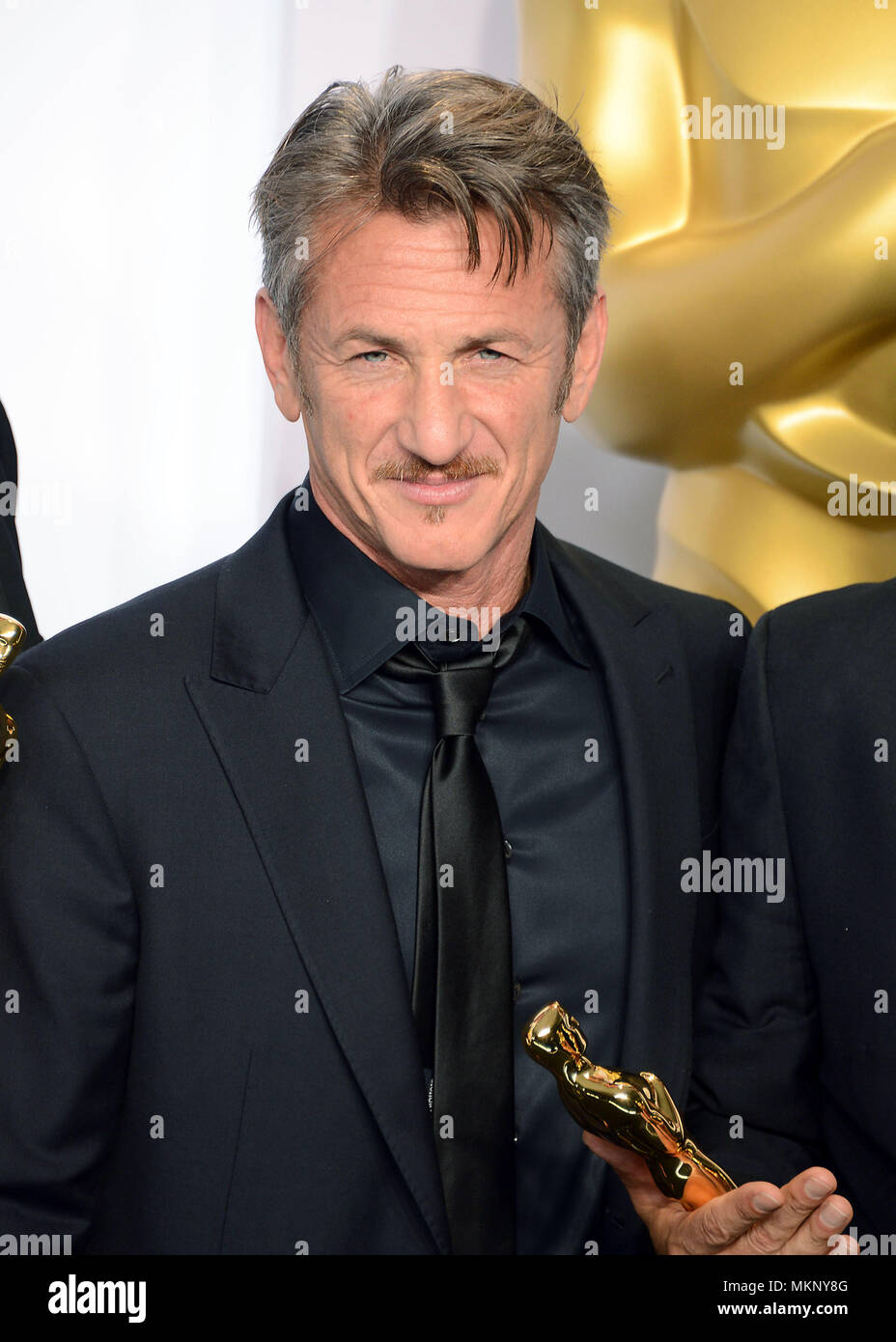 Sean Penn 112 lors de la 87e cérémonie des Oscars annuelle au Dolby Theatre de Los Angeles.Sean Penn 112 cas à Hollywood Life - Californie, Red Carpet Event, Vertical, USA, Cinéma, Célébrités, photographie, Bestof, Arts, Culture et divertissement, Célébrités Topix fashion / une personne, Vertical, Best of, Hollywood la vie, événement dans la vie d'Hollywood, Californie - Tapis rouge et en backstage, USA, Cinéma, Célébrités, cinéma, télévision, Célébrités célébrités musique, photographie, Arts et culture, Bestof, divertissement, Topix headshot, vertical, à partir de l'année , 2015, enquête tsuni@G Banque D'Images