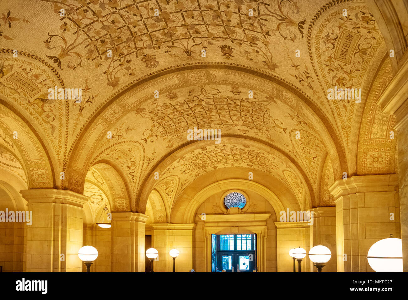 Intérieur de la Bibliothèque publique de Boston, McKim Building dans le centre-ville de Boston, Massachusetts, USA Banque D'Images