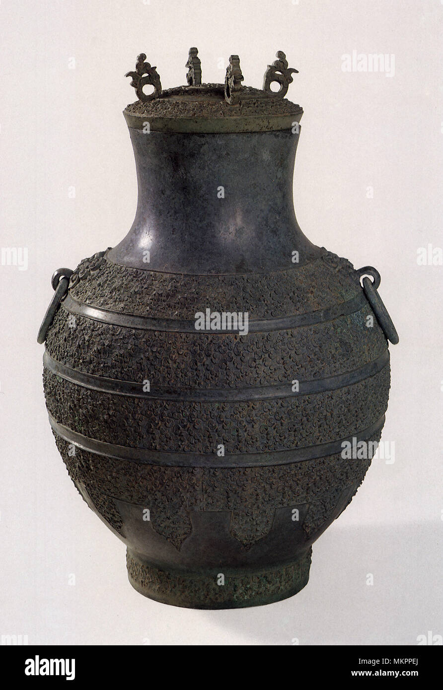 Vase avec crochet et motifs à volutes Banque D'Images