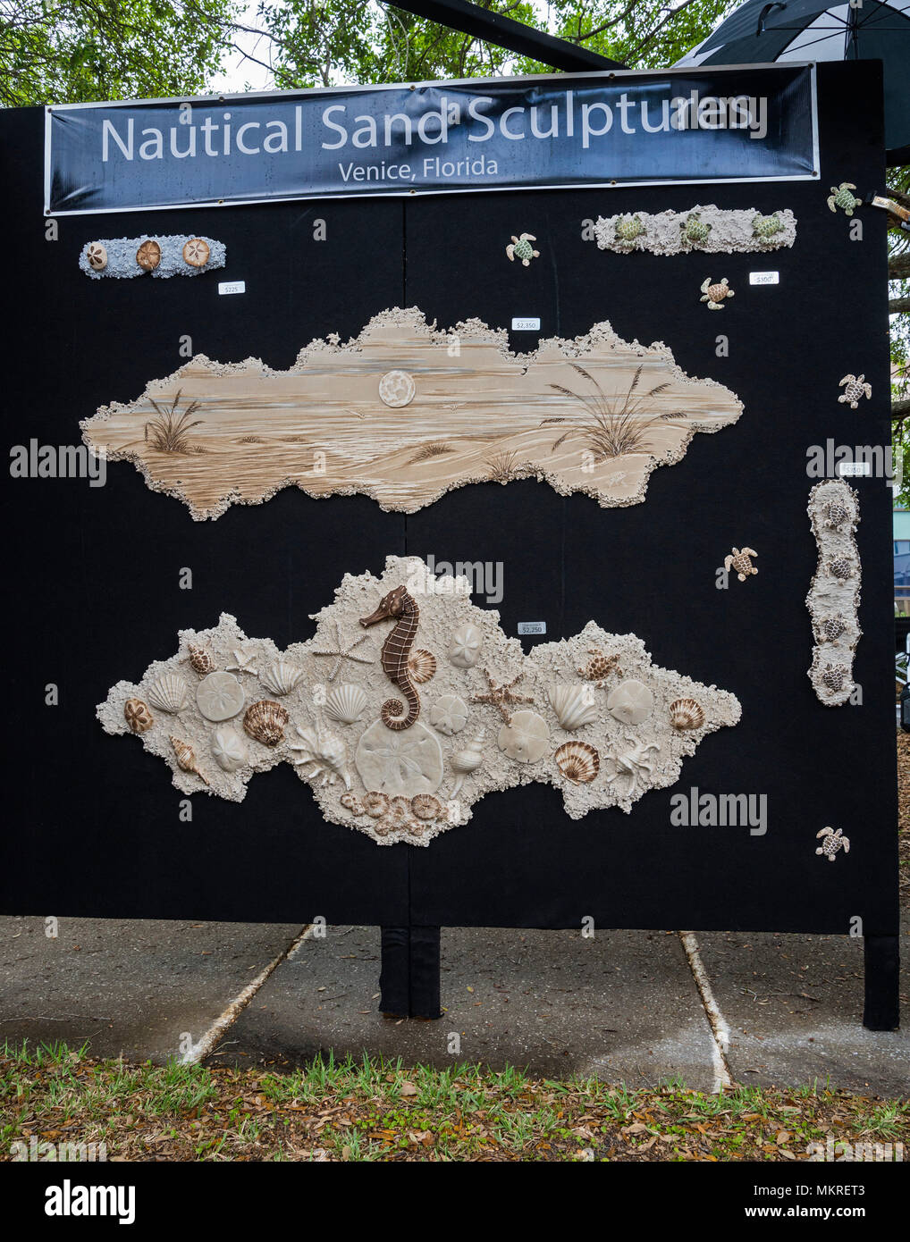 Festival de Printemps de Gainesville, en Floride, dispose d'une variété d'expression et d'expériences. Plage et objets marins trouvés jeté dans de sculptures. Banque D'Images