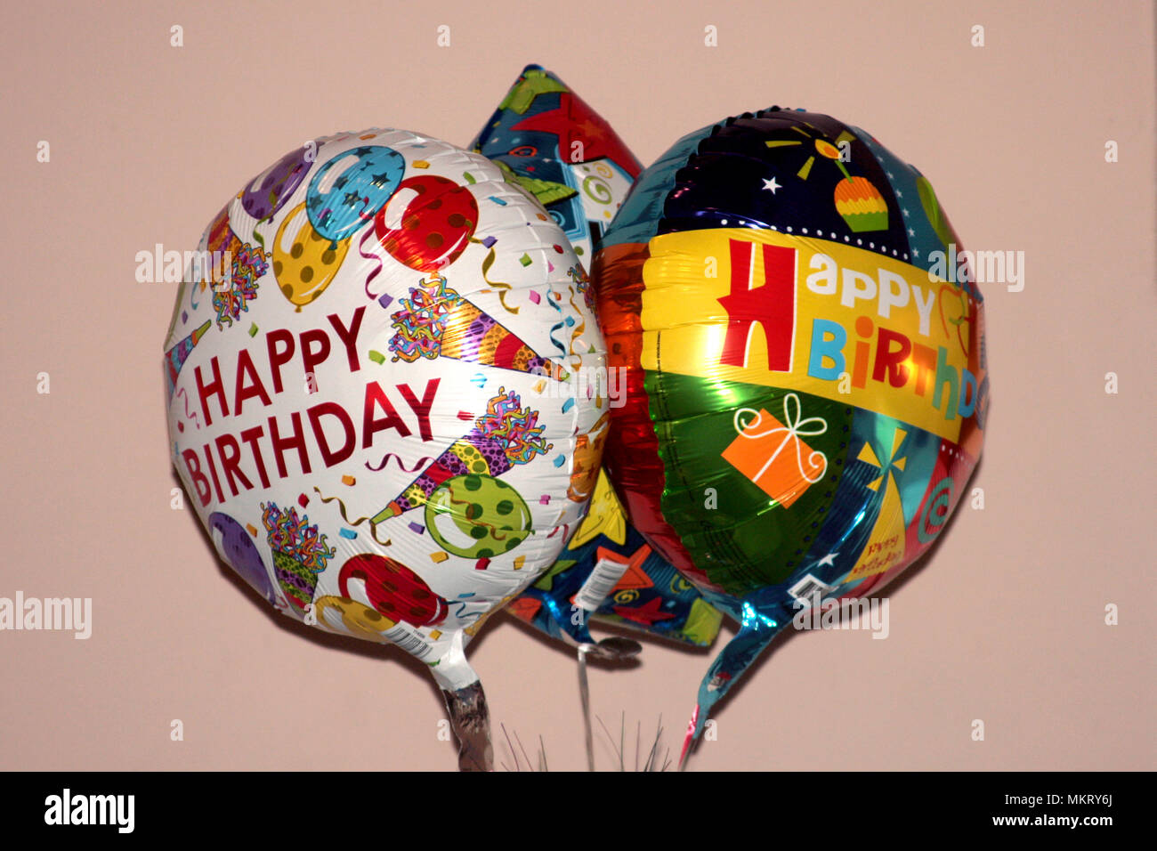 Ballons à l'hélium pour anniversaire Photo Stock - Alamy