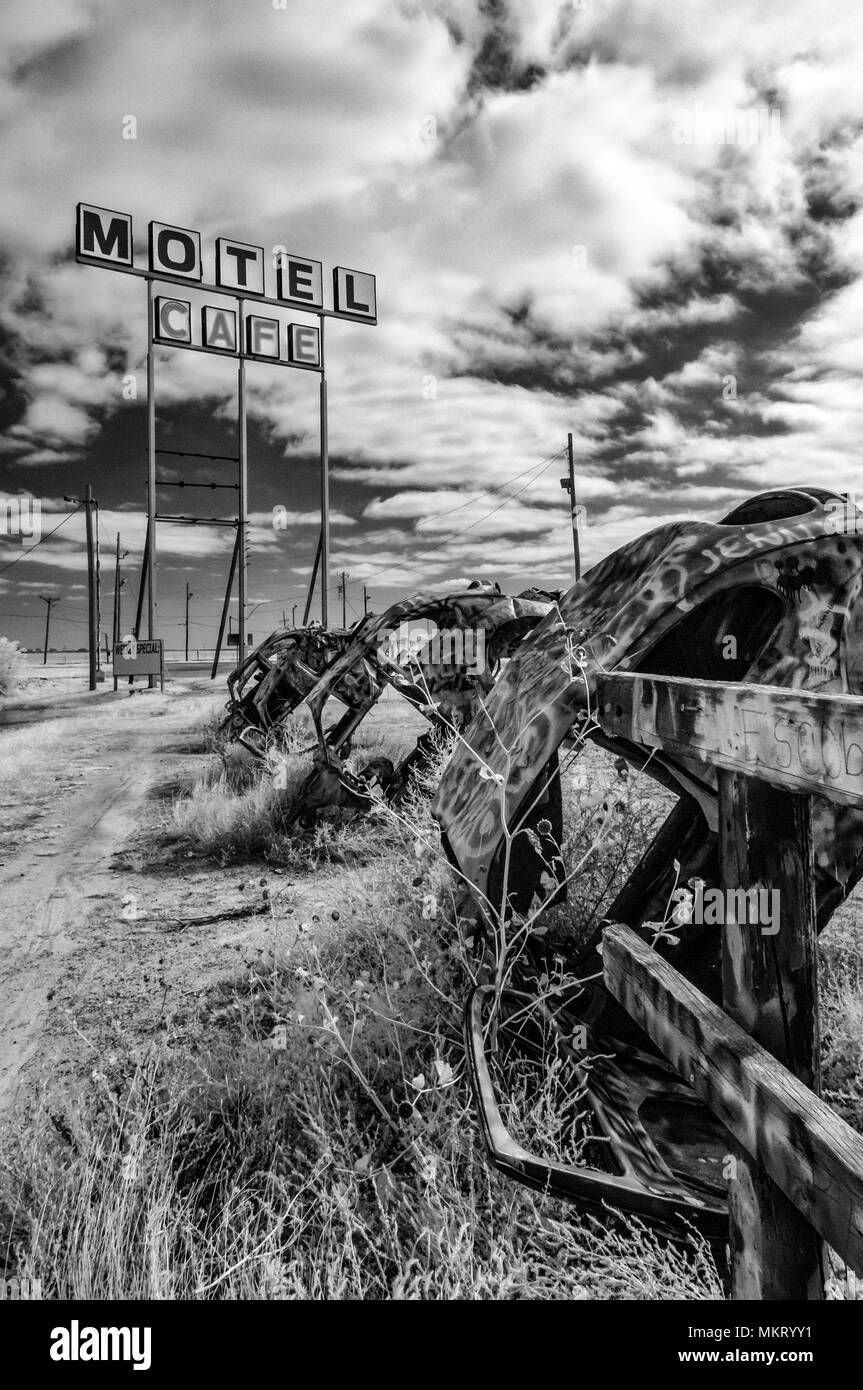 D'arrêt de gaz abandonnés sur la vieille Route 66 Banque D'Images