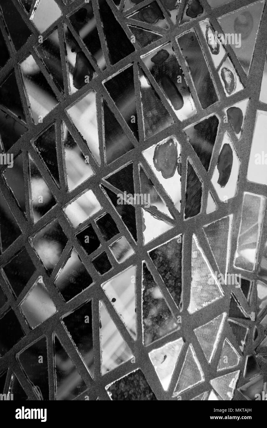 Résumé Une image en noir et blanc du triangle des modèles créés par mosaïque Banque D'Images