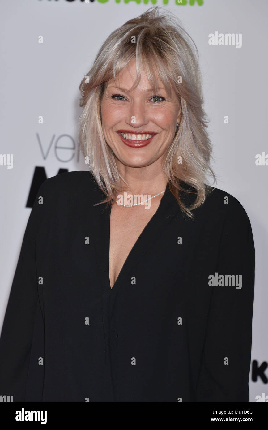 Joey Lauren Adams arrivant à la Veronica Mars Première au Chinese Theatre de Los Angeles.Joey Lauren Adams 154 Red Carpet Event, Vertical, USA, Cinéma, Célébrités, photographie, Bestof, Arts, Culture et divertissement, Célébrités Topix fashion / Vertical, Best of, événement dans la vie d'Hollywood, Californie - Tapis rouge et en backstage, USA, Cinéma, Célébrités, cinéma, télévision, Célébrités célébrités musique, photographie, Arts et culture, Bestof, divertissement, Topix headshot, vertical, une personne, à partir de l'an , 2014, enquête tsuni@Gamma-USA.com Banque D'Images