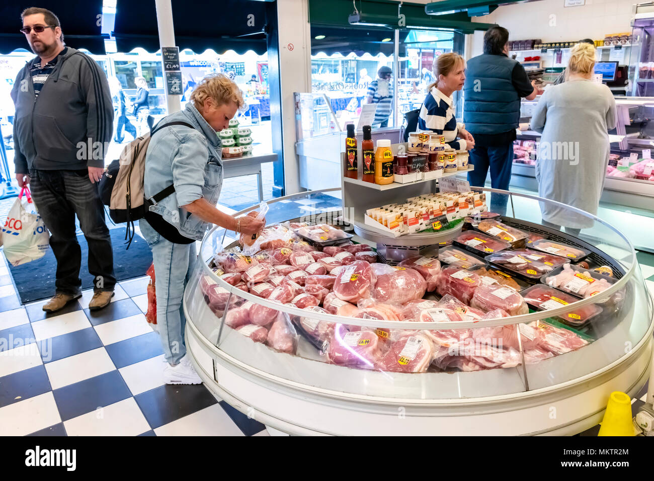 J C Tour et fils, une chaîne de haute qualité de la boucherie familiale indépendante dans tout le Kent. Banque D'Images