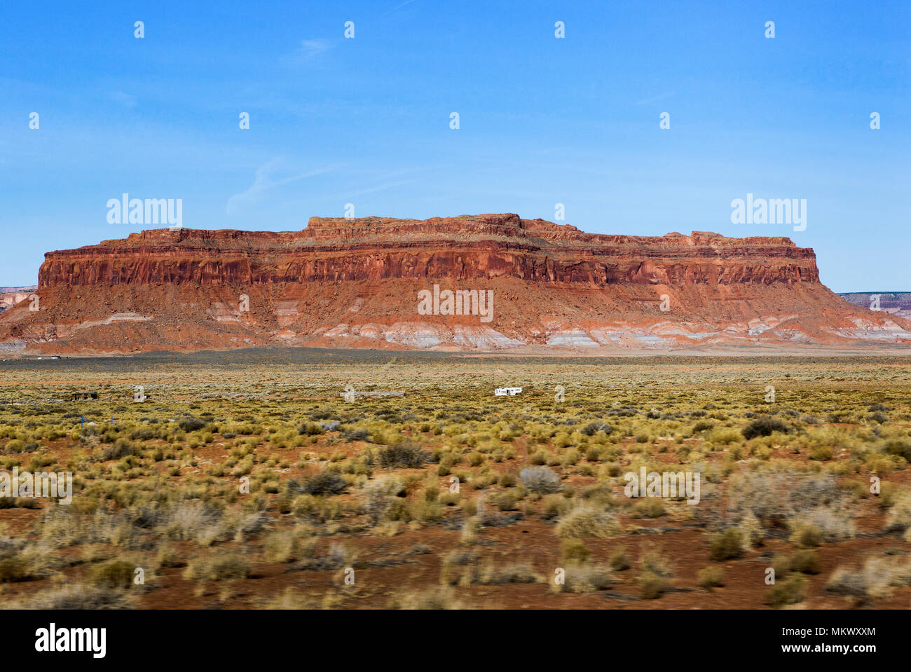 Off-the-grid et vivant dans une remorque de camping RV accueil sur le Nord de l'Arizona et le sud-est de la frontière de l'Utah, United States Banque D'Images