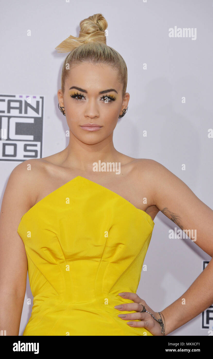 Rita Ora 123 en 2014 American Music Awards l'arrivée à la Nokia Theatre le 23 novembre 2014, à Los Angeles.Rita Ora 123 Red Carpet Event, Vertical, USA, Cinéma, Célébrités, photographie, Bestof, Arts, Culture et divertissement, Célébrités Topix fashion / Vertical, Best of, événement dans la vie d'Hollywood, Californie - Tapis rouge et en backstage, USA, Cinéma, Célébrités, cinéma, télévision, Célébrités célébrités musique, photographie, Arts et culture, Bestof, divertissement, Topix headshot, vertical, une personne, à partir de l'an , 2014, enquête tsuni@Gamma-USA.com Banque D'Images