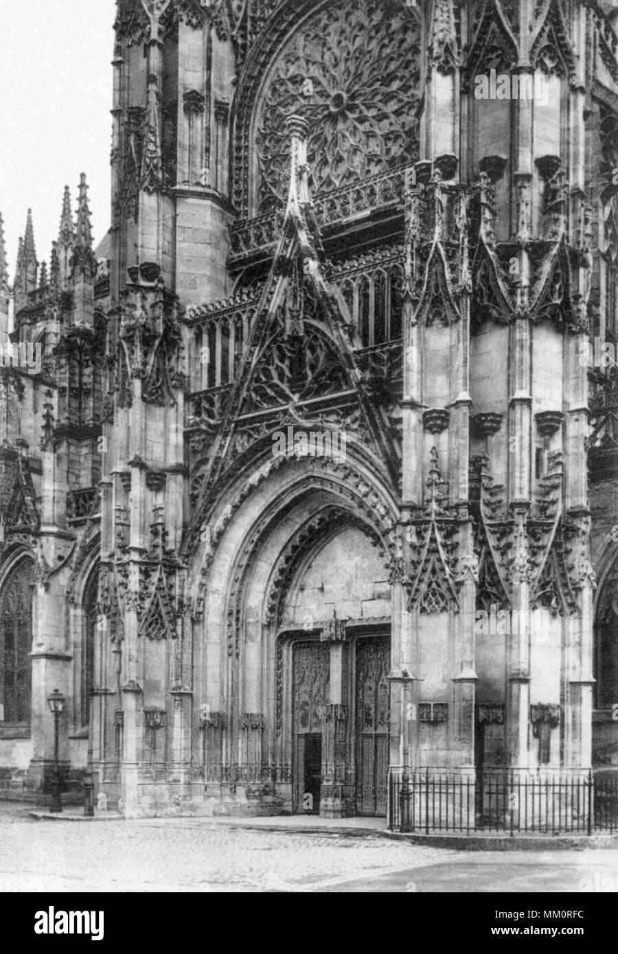 Portail nord de l'Église à Évreux. 1910 Banque D'Images