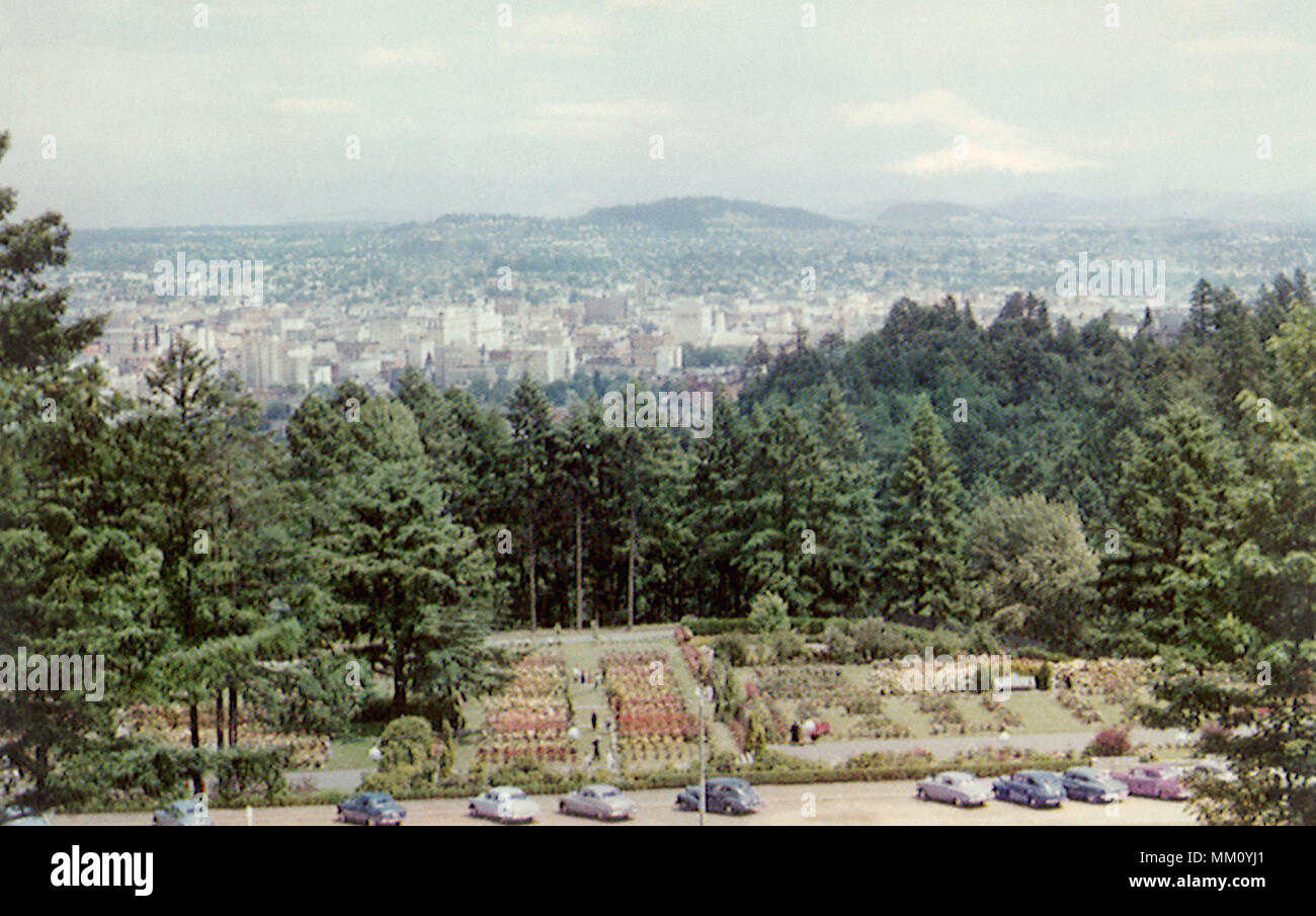 Vue de Portland et le mont Hood. 1970 Banque D'Images