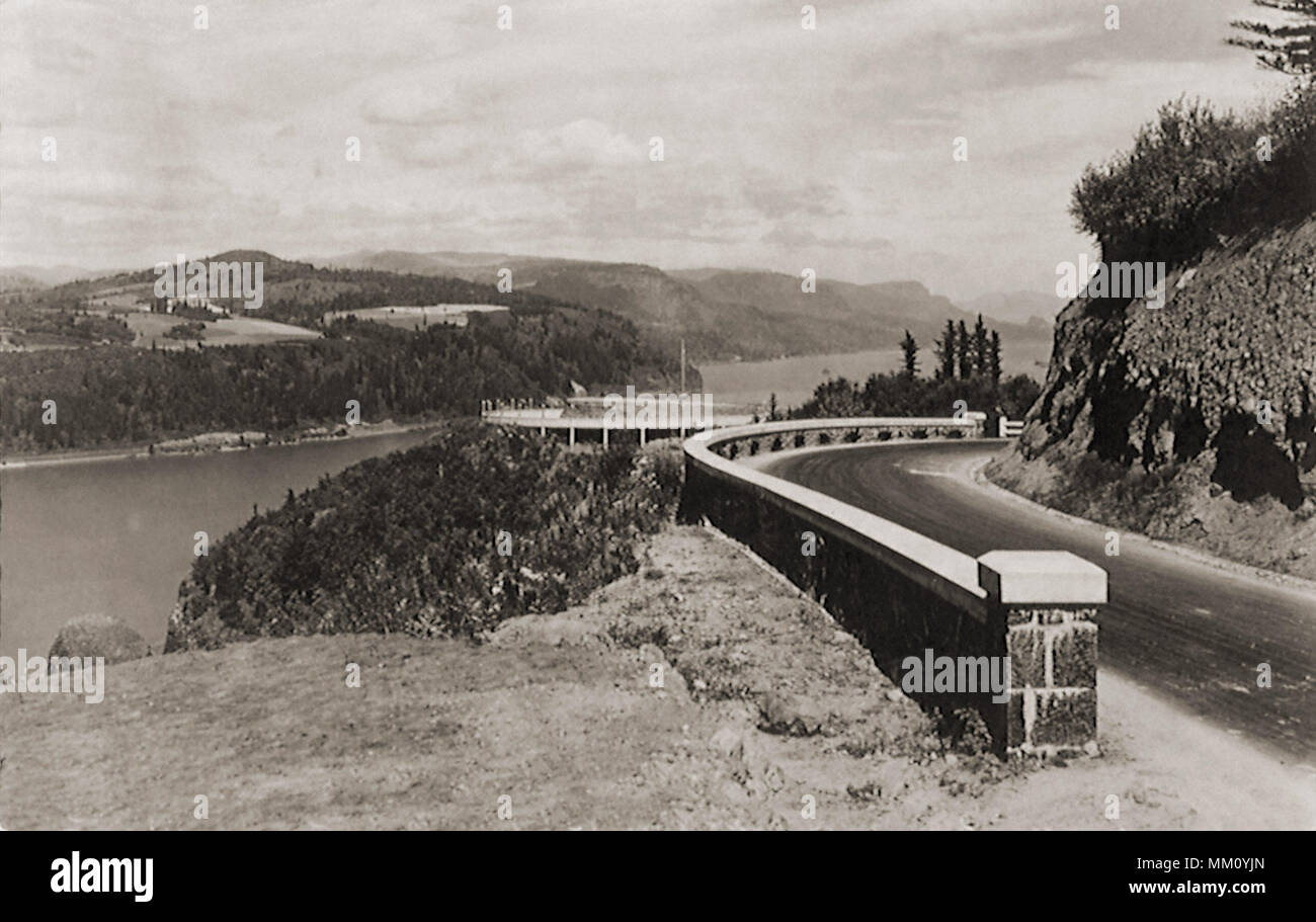 Crown Point sur la Columbia River Highway. 1910 Banque D'Images