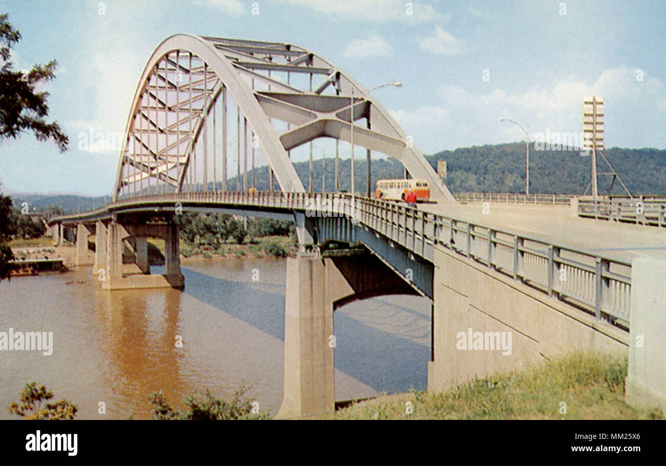 Fort Henry, pont au-dessus de la rivière Ohio. En roulant. 1970 Banque D'Images