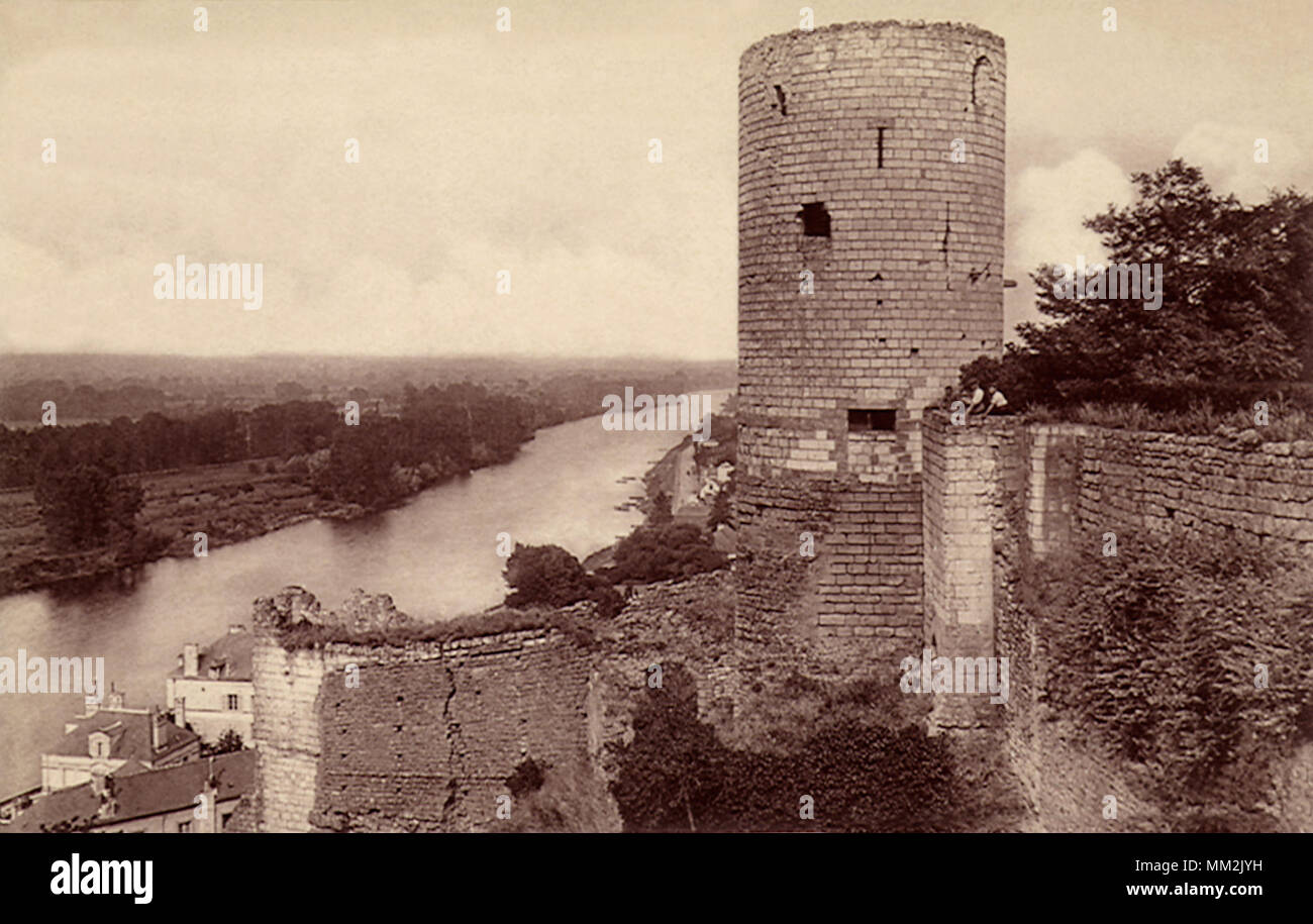 Tour de Moulini & mur romain. Chinon. 1910 Banque D'Images