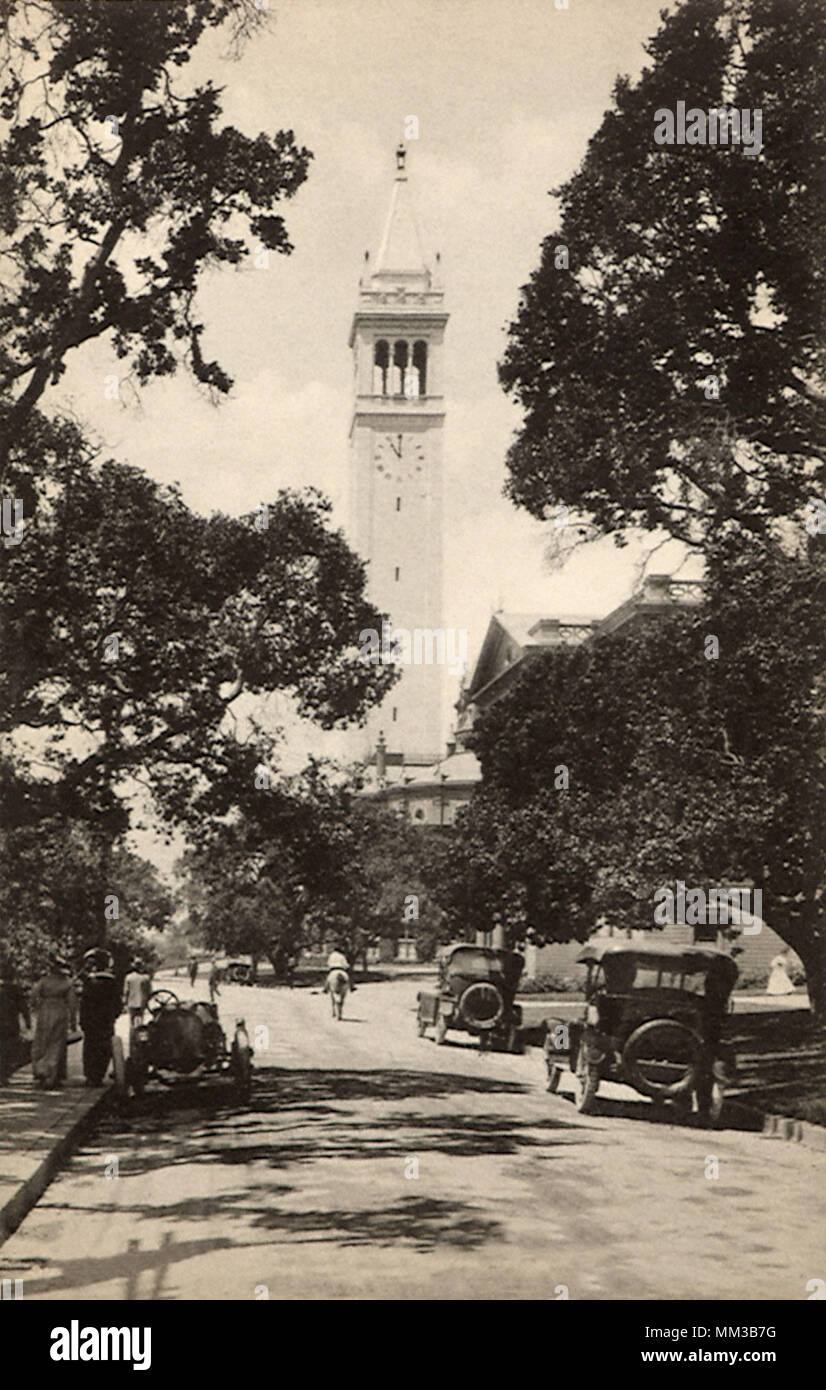 Le Campanile. U.C. Berkeley. 1915 Banque D'Images