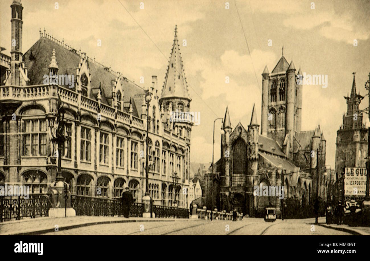 Bureau de poste, église, et Beffroi. Gand. 1910 Banque D'Images