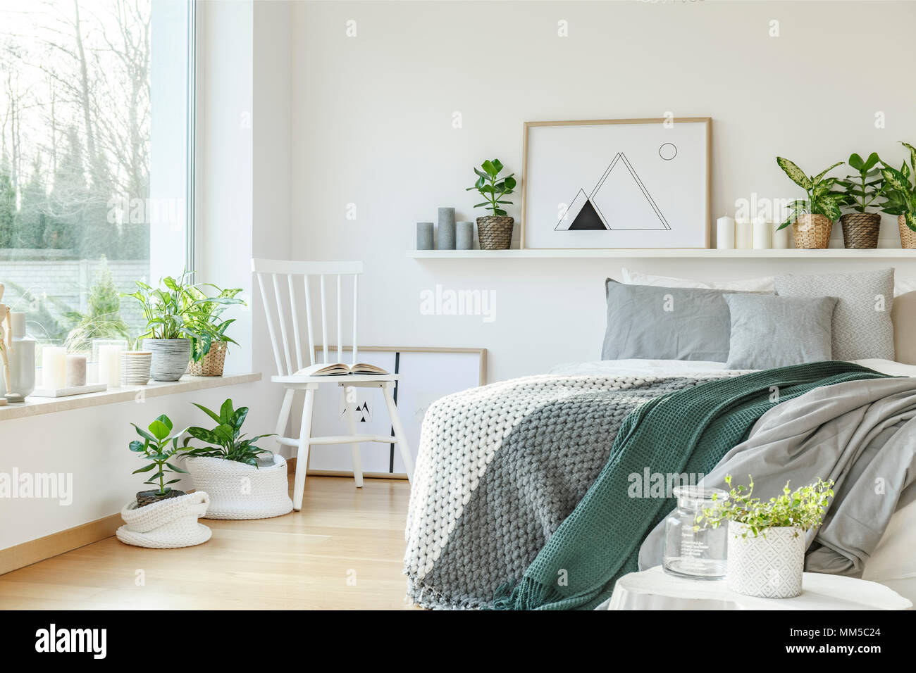 Hôtel moderne de l\'intérieur chambre à coucher avec un lit king-size ... Hôtel moderne de l\'intérieur chambre à coucher avec un lit king-size ...