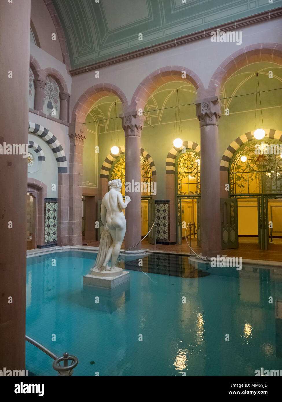Piscine de Palais-Thermal de Bad Wildbad, Bade-Wurtemberg, Allemagne Banque D'Images