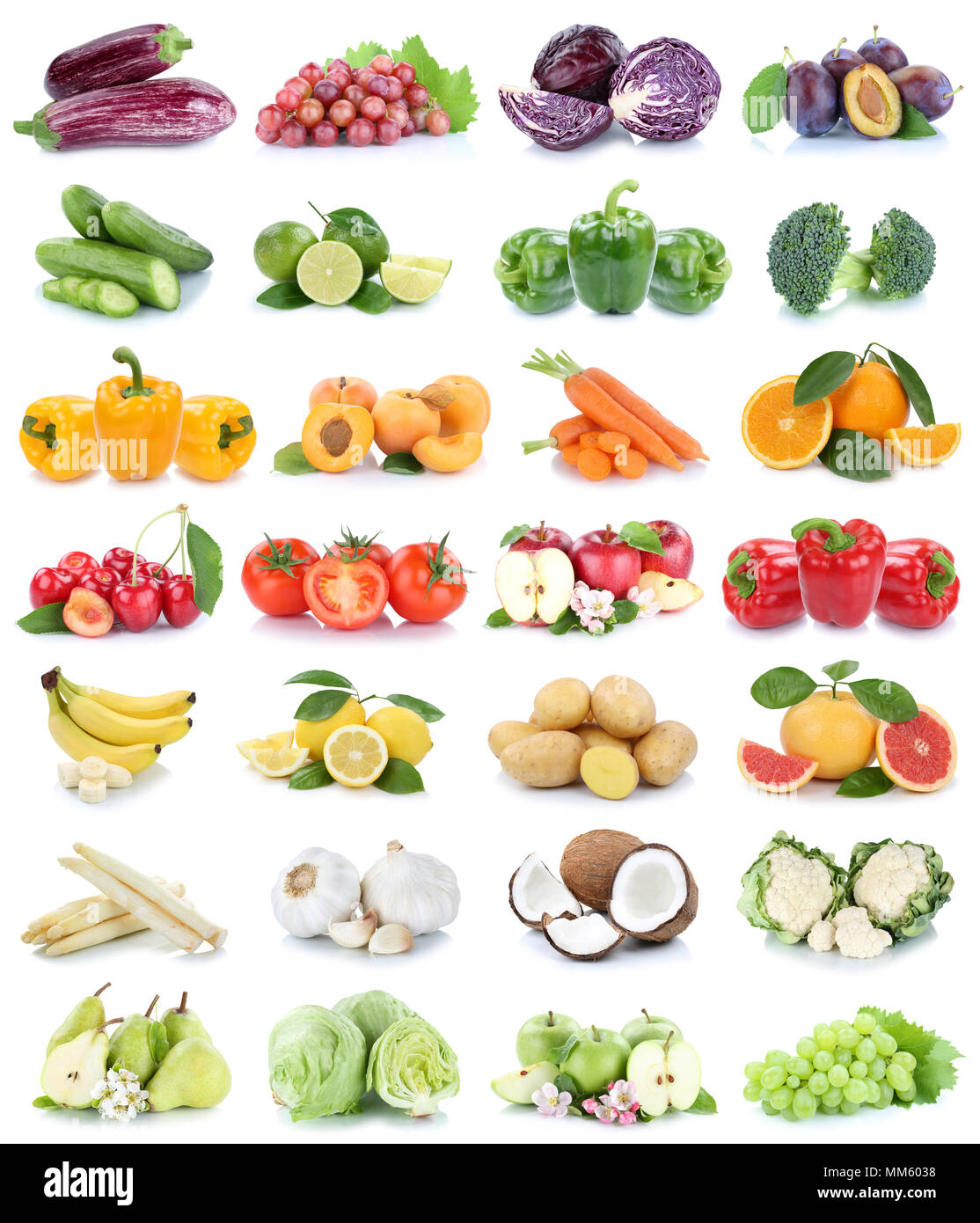 Collection Fruits et légumes Pommes Oranges Citrons isolé banane Raisins Tomates couleurs des fruits sur un fond blanc Banque D'Images