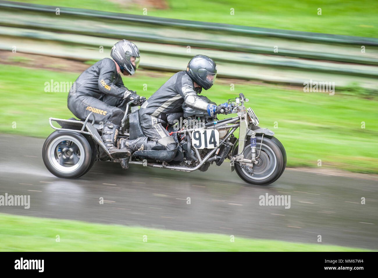 Prescott Hill, Gotherington, Cheltenham, Gloucestershire, Royaume-Uni. 28 avril 2018. Sur la photo : une moto side-car la vitesse de l'équipe sur un Prescott Hill Banque D'Images