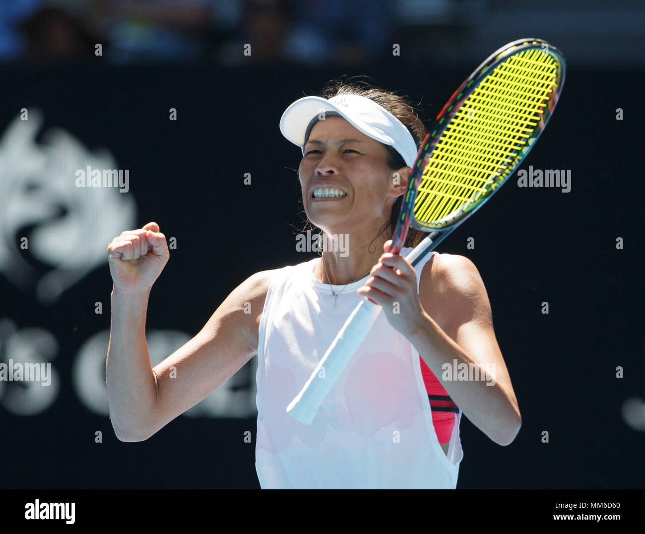 Joueur de tennis taiwanais Hsieh faire Sue-Wei un poing et acclamer pendant féminin de match Australian Open 2018 Tournoi de Tennis de Melbourne, Pa Banque D'Images