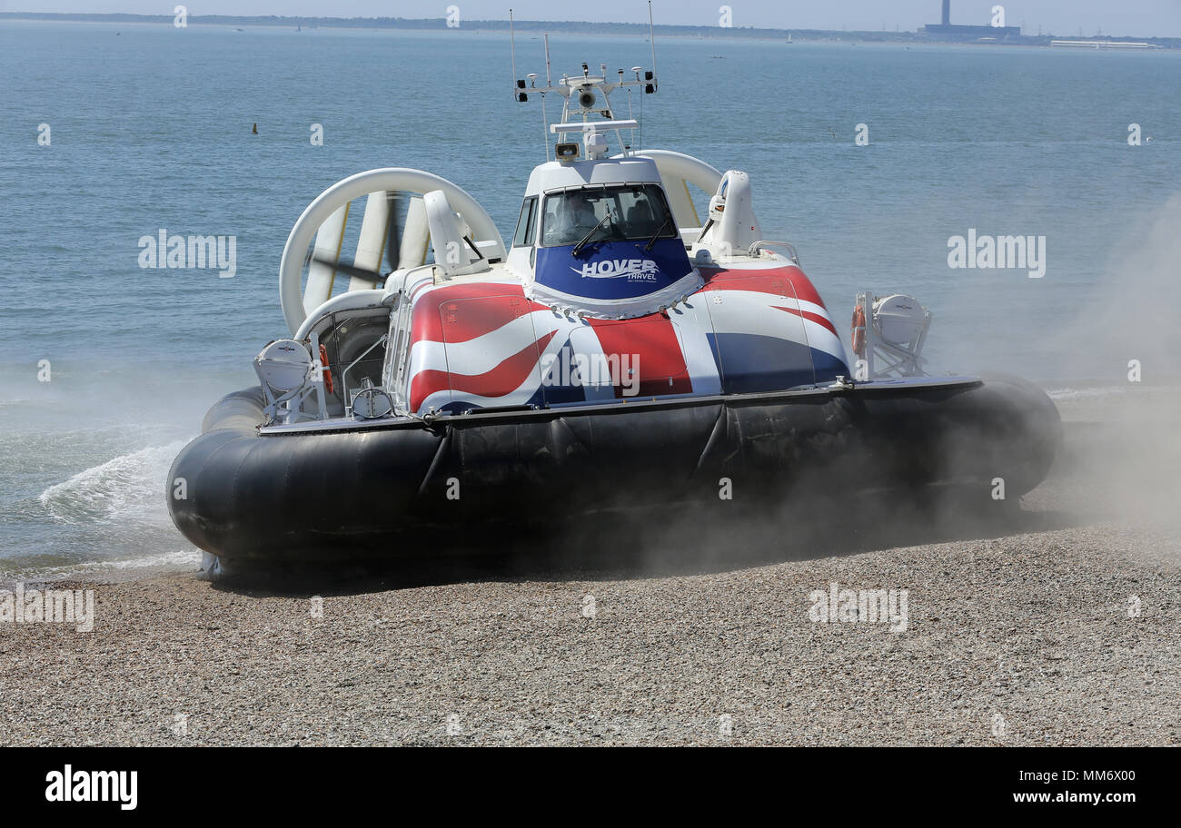 Aéroglisseur Griffon sur le Solent à Lee-on-Solent Banque D'Images