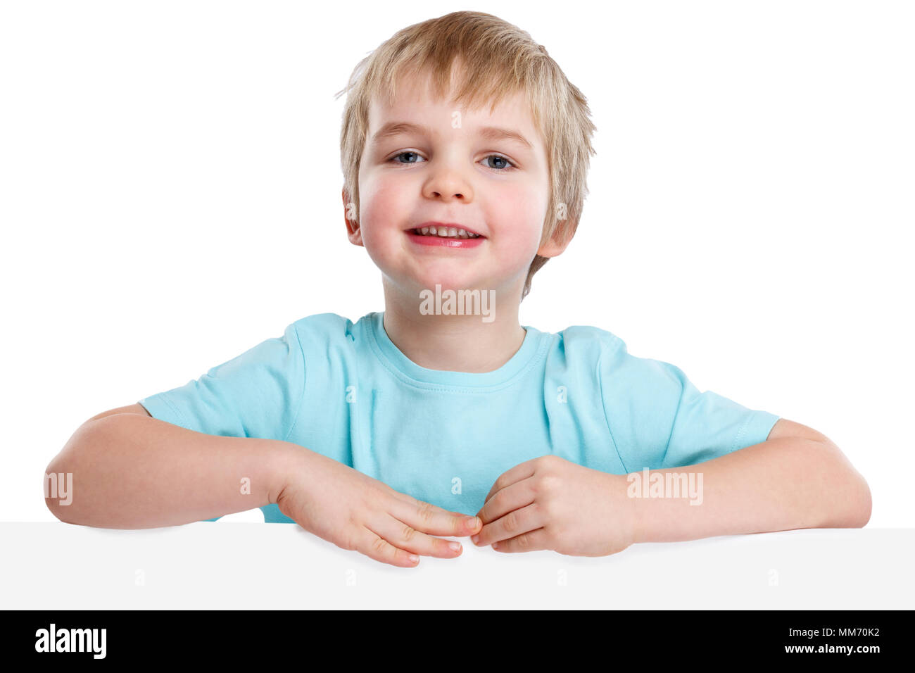 Enfant kid smiling Young boy copyspace vide marketing signe vide isolé sur fond blanc Banque D'Images