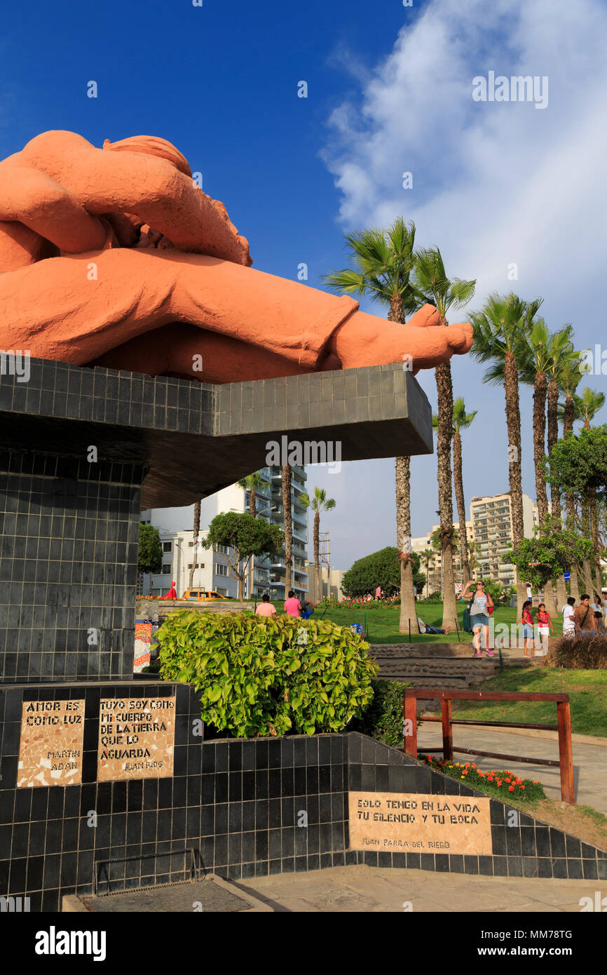 El Beso Sculpture, Parque de Amor, quartier Miraflores, Lima, Pérou Banque D'Images