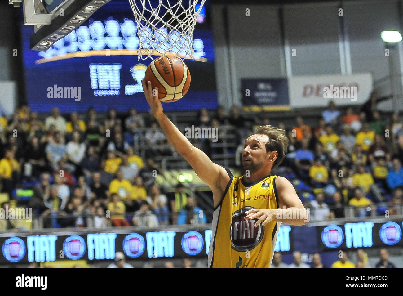 Turin, Italie. 9 mai, 2018. Giuseppe Poeta (Fiat Auxilium Torino) au cours de la SERIE A PANIER CAMPIONATO 2017/18 match de basket-ball entre FIAT AUXILIUM TORINO VS OPENJOBMETIS PalaRuffini à Varèse, le 9 mai 2018 à Turin, Italie. Crédit : FABIO ANNEMASSE/Alamy Live News Banque D'Images