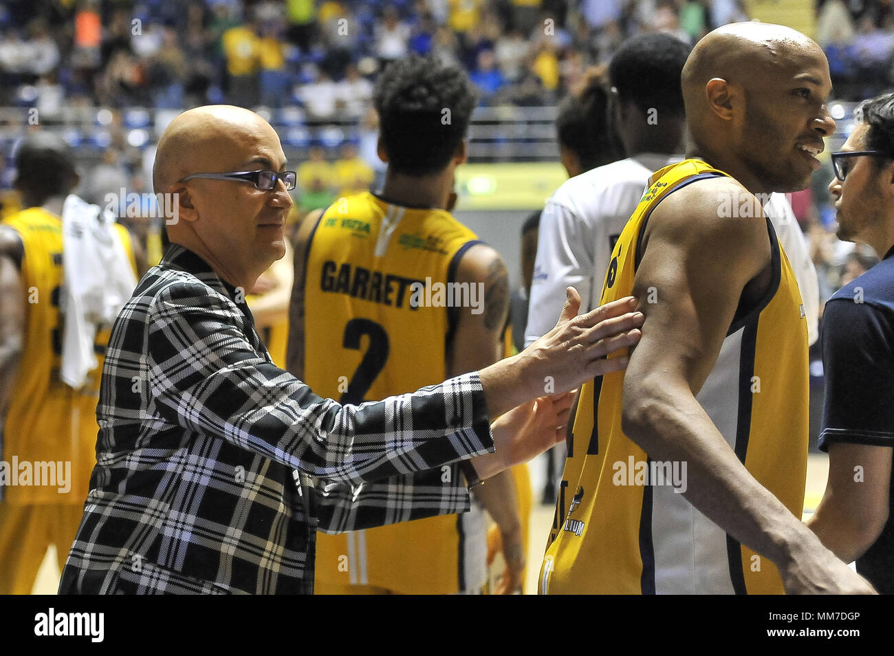 Turin, Italie. 9 mai, 2018. Antonio Forni Président Fiat Auxilium Torino pendant le panier CAMPIONATO 2017/18 SERIE A match de basket-ball entre FIAT AUXILIUM TORINO VS OPENJOBMETIS PalaRuffini à Varèse, le 9 mai 2018 à Turin, Italie. Crédit : FABIO ANNEMASSE/Alamy Live News Banque D'Images