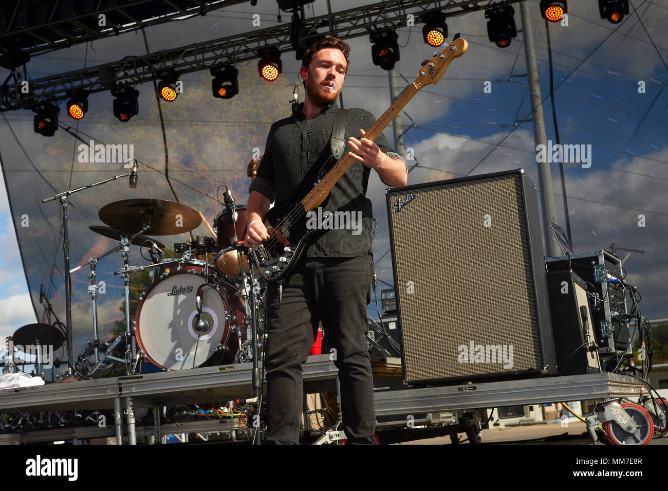 ***PHOTO*** Scott Hutchinson de peur Lapin MissingMINNEAPOLIS ont signalé, MN 17 SEPTEMBRE : Lapin effrayé effectuer au cours du Festival Hall à Palomino Island à Minneapolis, au Minnesota. Crédit : Tony Nelson/Mediapunch Inc. Banque D'Images