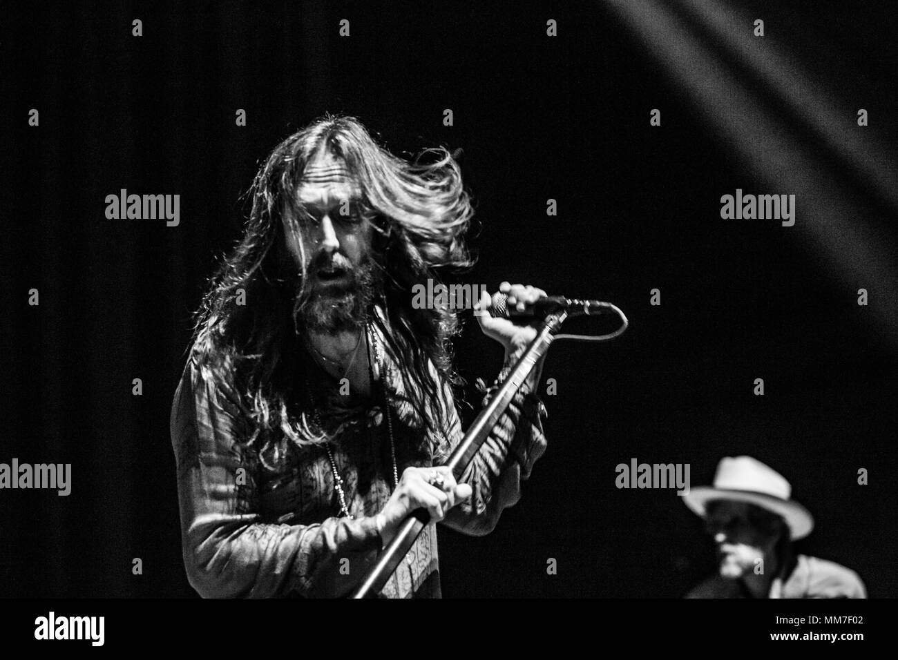 Las Vegas, NV, USA. 8 mai, 2018. ***Couverture maison*** Chris Robinson et à vol d'oiseau au Brooklyn Bowl à Las Vegas, NV, le 8 mai 2018. Pib : Crédit Photos/media/Alamy Punch Live News Banque D'Images