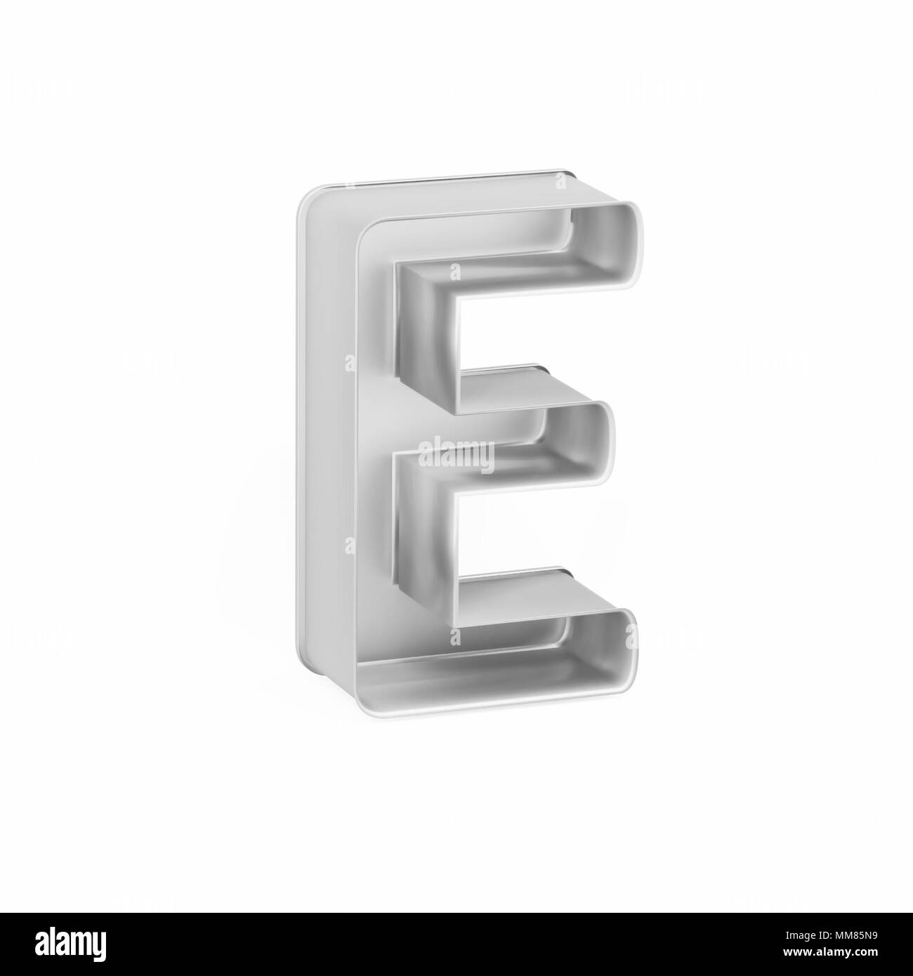 Cuisson métal moule à gâteaux ou à l'emporte-pièce comme la lettre E sur fond blanc, l'image de la police en rendu 3D Banque D'Images