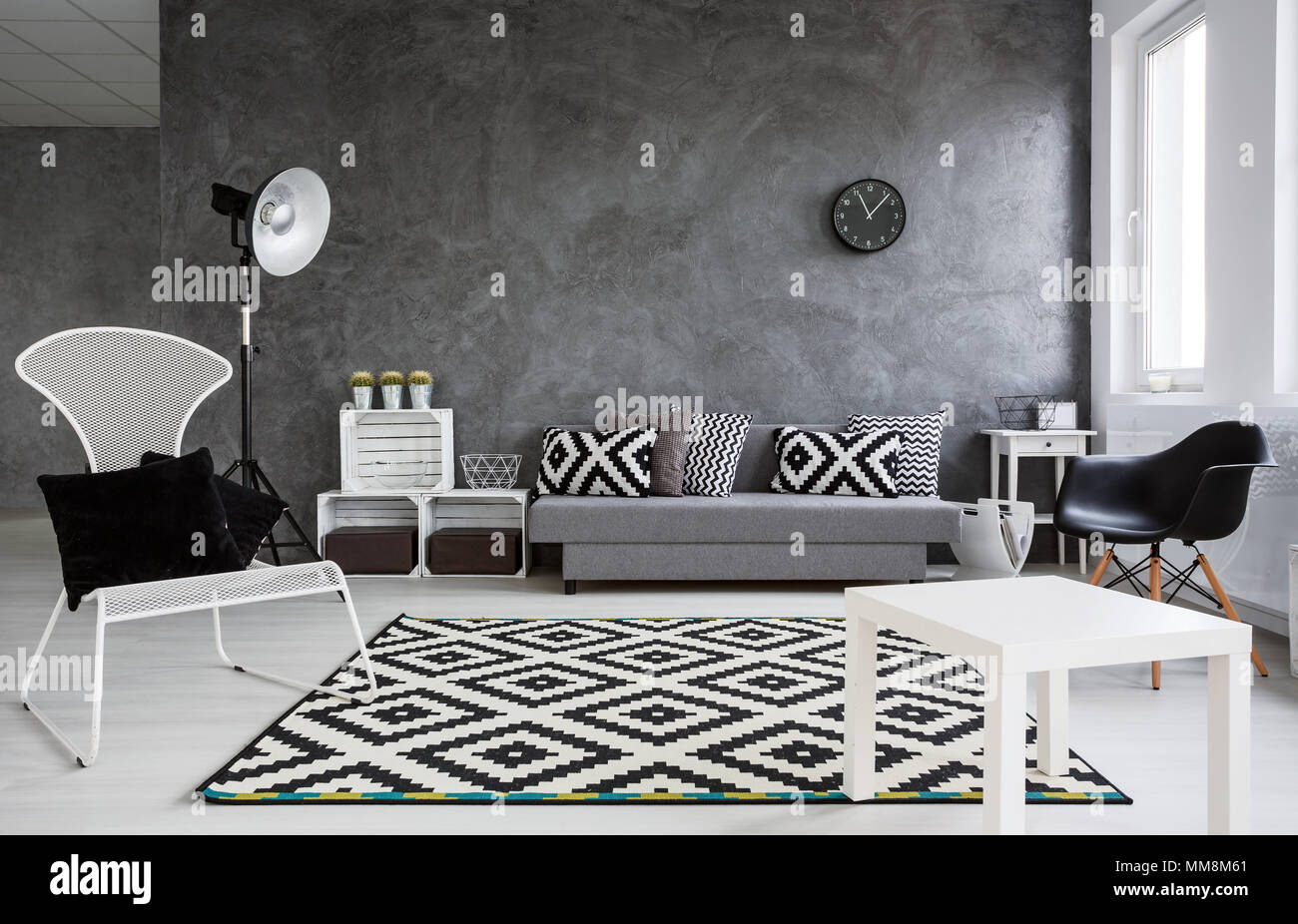 À jour noir élégant et whitedecor de salon de businesspeople Banque D'Images