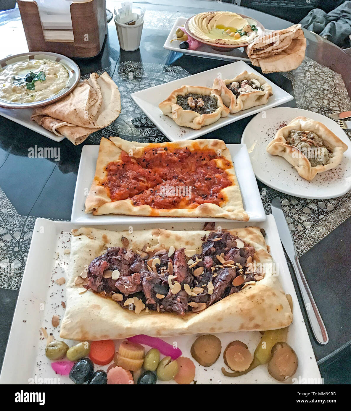 Une variété d'aliments et des pâtisseries syriennes, moyen-orientale Banque D'Images