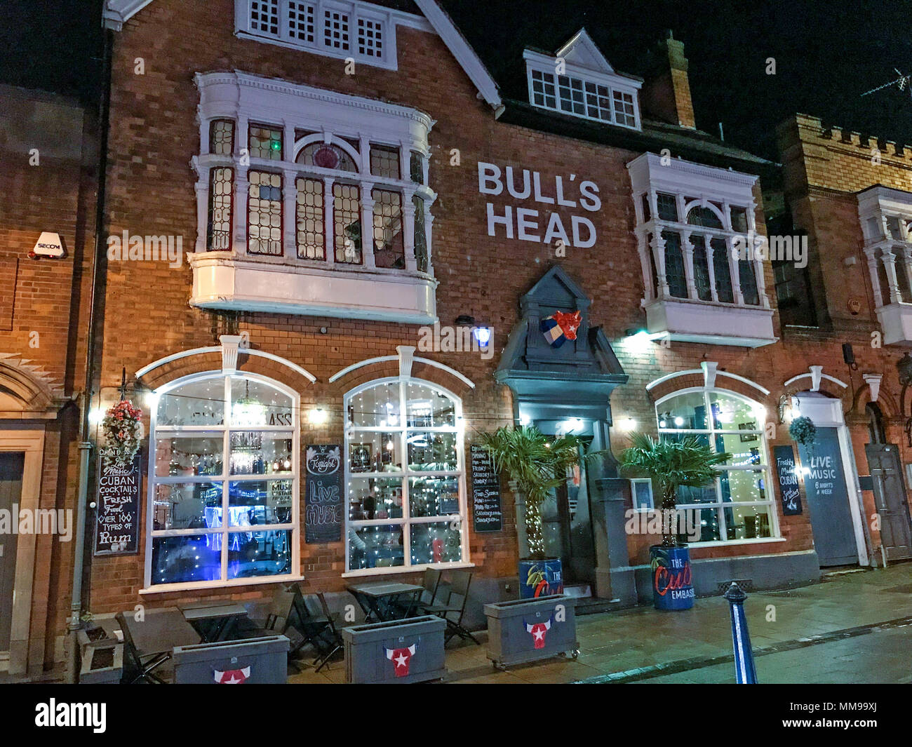 Bulls Head pub de nuit, 19 St Mary's Row, Moseley, Birmingham B13 8HW, UK Banque D'Images