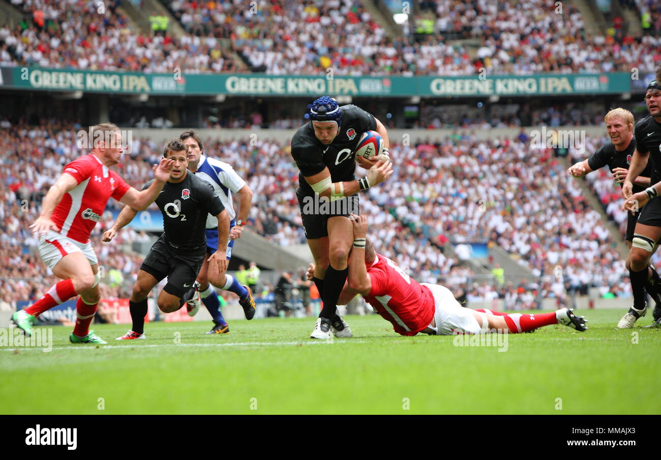 Rugby à XV - Investec International - James Haskell s'exécute dans un essai, l'Angleterre contre le Pays de Galles, du Stade de Twickenham, London, England, UK 6 Août 2011 Banque D'Images