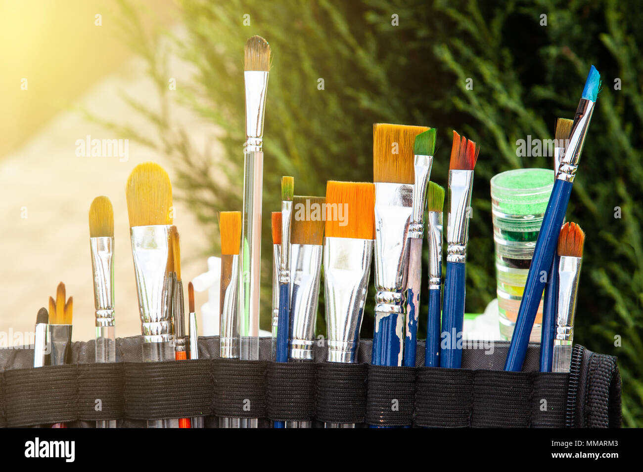 Pinceaux pour la peinture sur le visage Banque D'Images