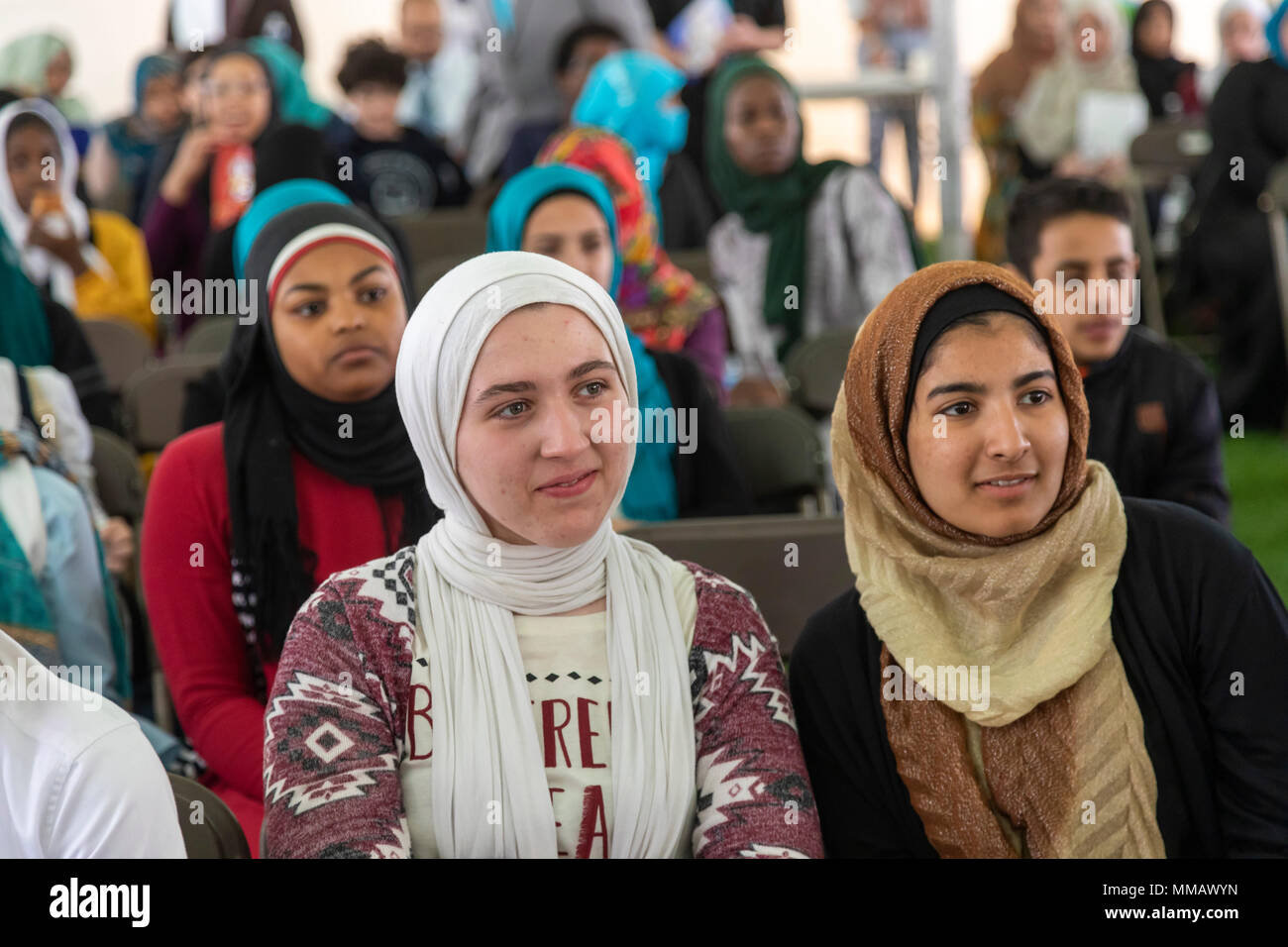 Lansing, Michigan - Musulmans les élèves du secondaire à la capitale de l'Etat au cours de la journée annuelle de Michigan Capitol musulmane. Les étudiants ont visité les législateurs un Banque D'Images
