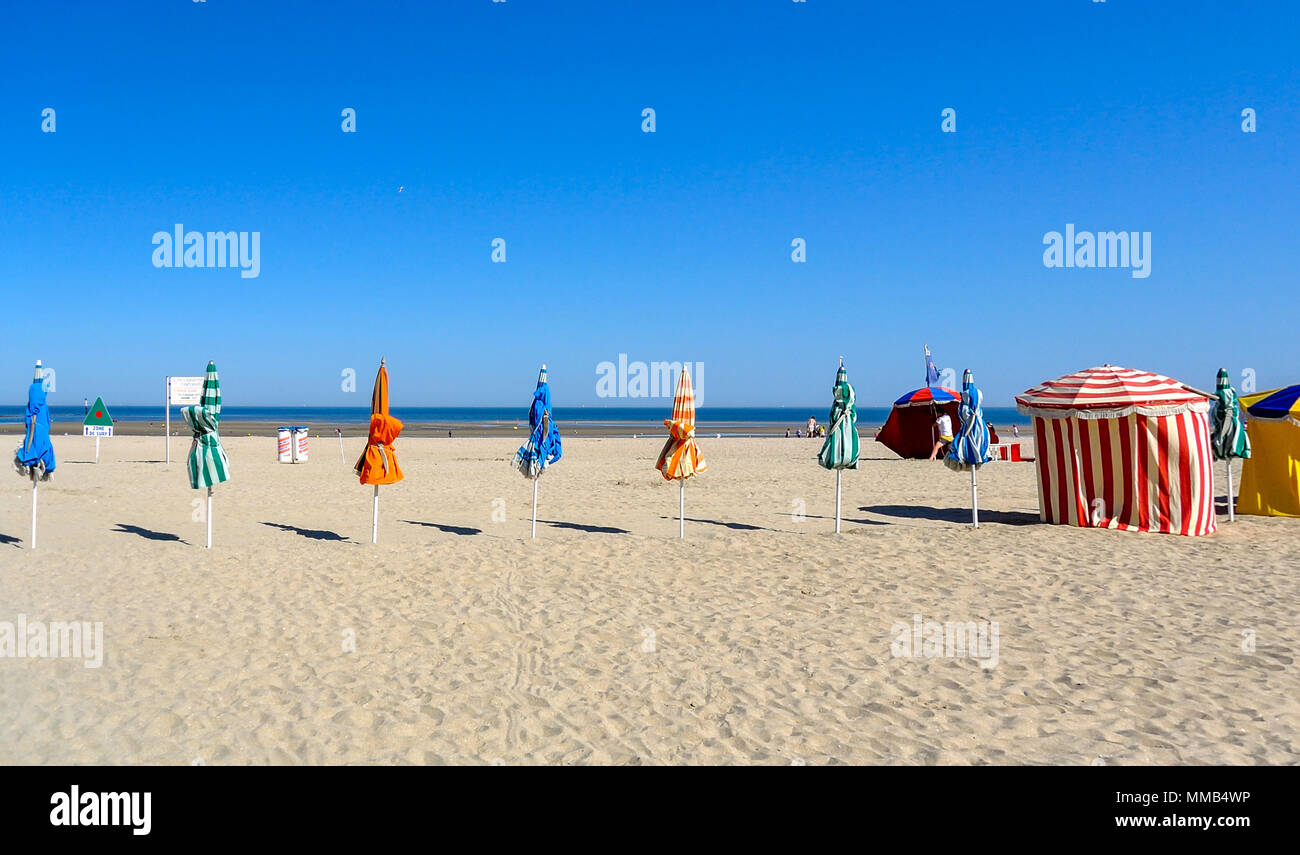 deauville-beach-normandy-banque-de-photographies-et-d-images-haute