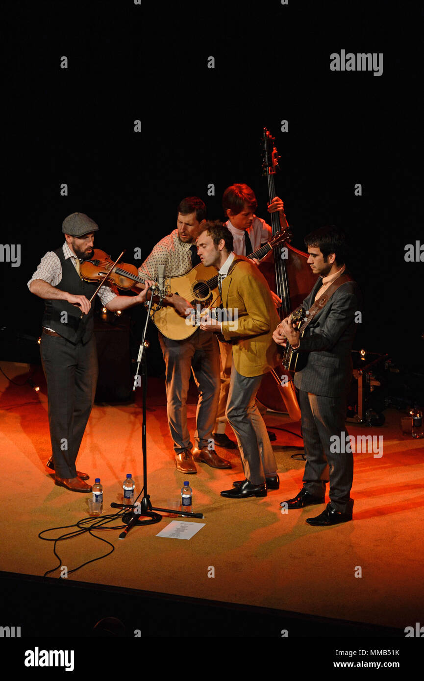 Punch Brothers sur scène à Mareel dans les îles Shetland Banque D'Images