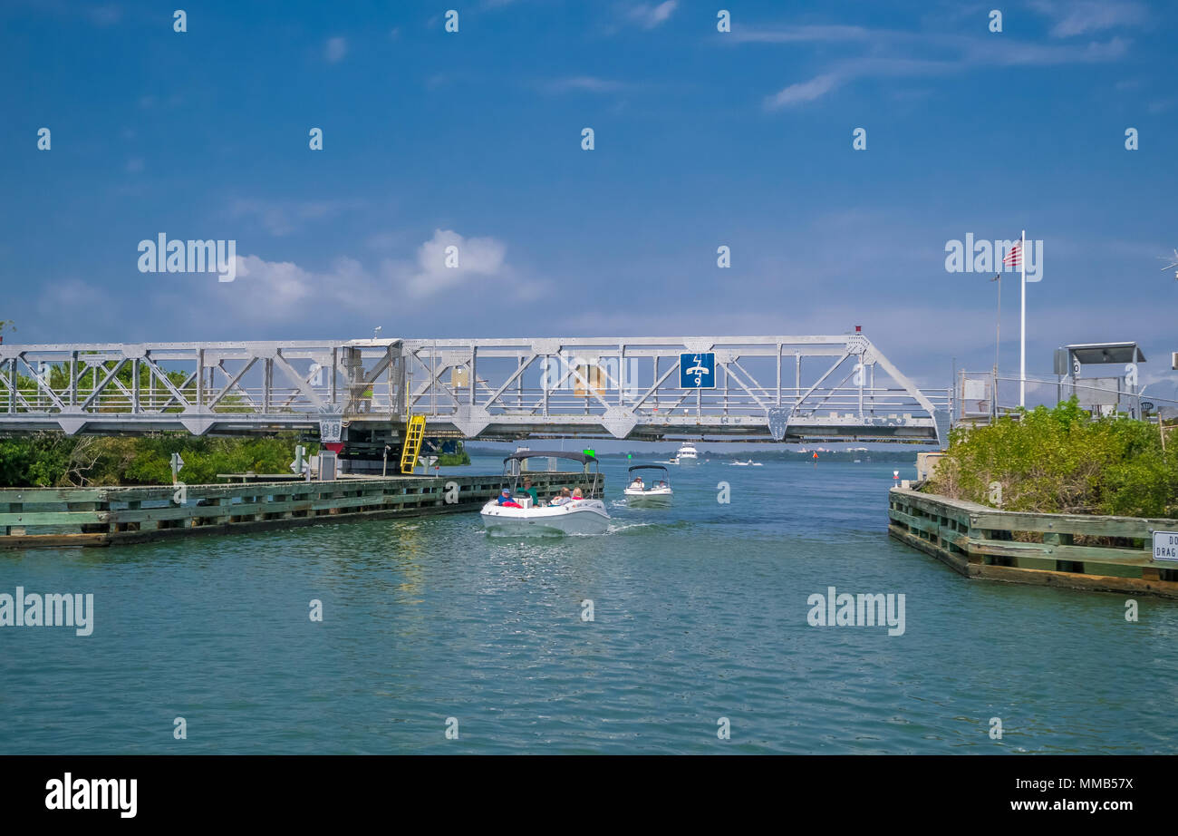 Blackburn Road pont tournant sur le golfe Intercoastal Waterway dans Osprey Florida Banque D'Images