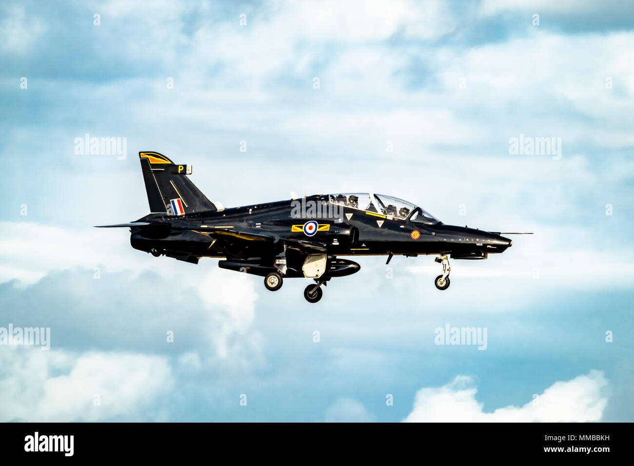 Anglesey / Pays de Galles - 26 Avril 2018 : British Aerospace Hawk T.2 l'atterrissage à Anglesey RAF Valley airport. Banque D'Images