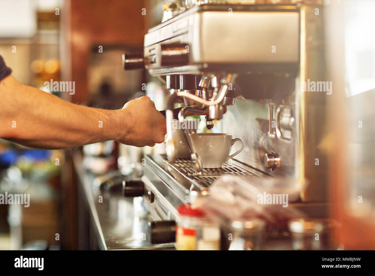 Faire le café café barista Concept Service de préparation Banque D'Images