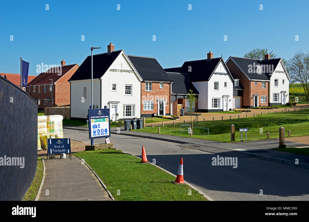 Priors" Grange, un développement de nouveaux logements par Hopkin's Homes, Aylesbury, Suffolk, Angleterre, Royaume-Uni Banque D'Images