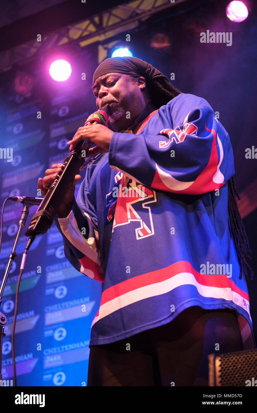 Courtney Pine se produisant au Festival de Jazz, Cheltenham Cheltenham, Royaume-Uni. Le 4 mai 2018 Banque D'Images