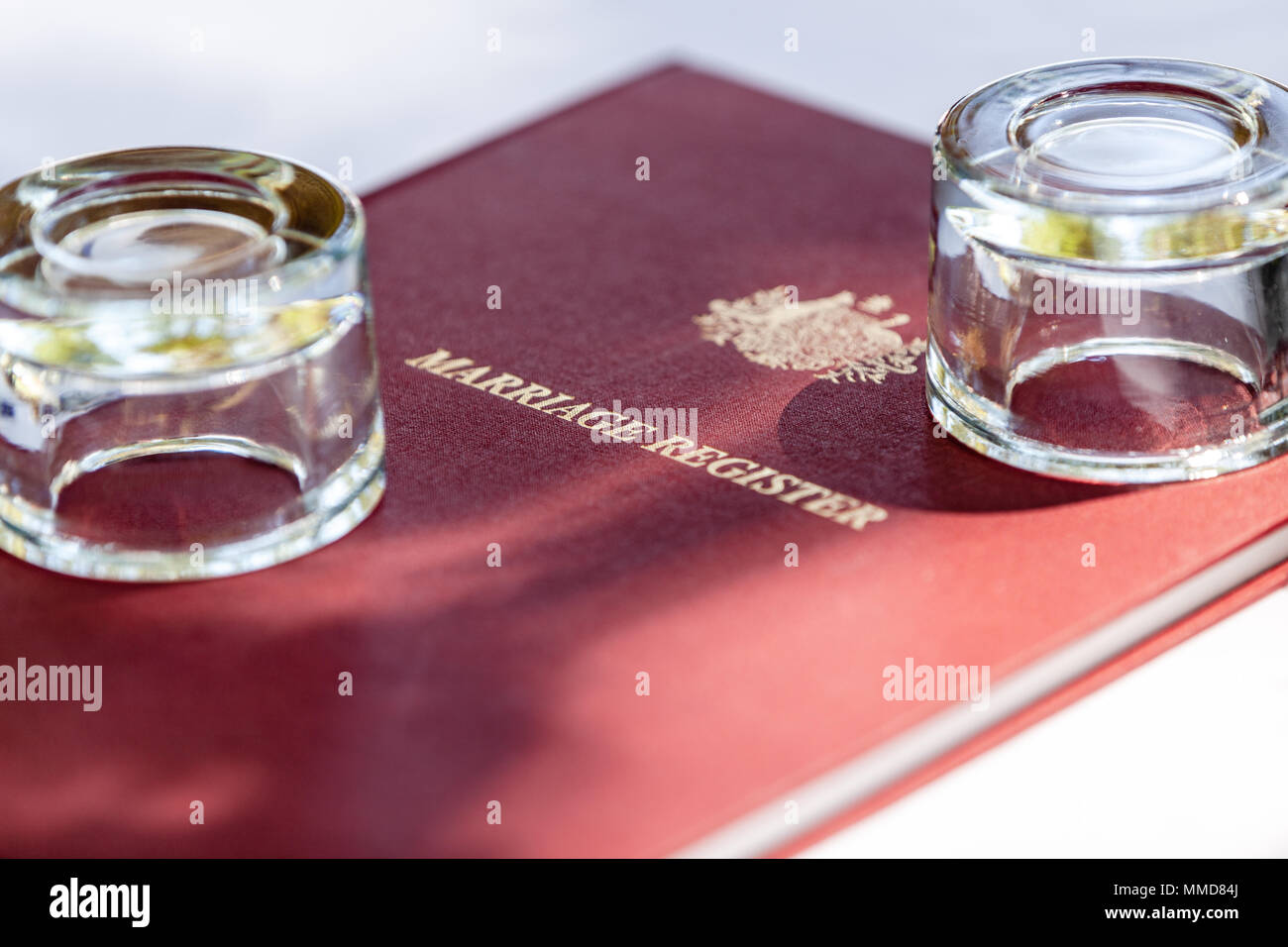 Formalités de mariage montrant registre des mariages Photo Stock Alamy Formalités de mariage montrant registre des mariages Photo Stock Alamy