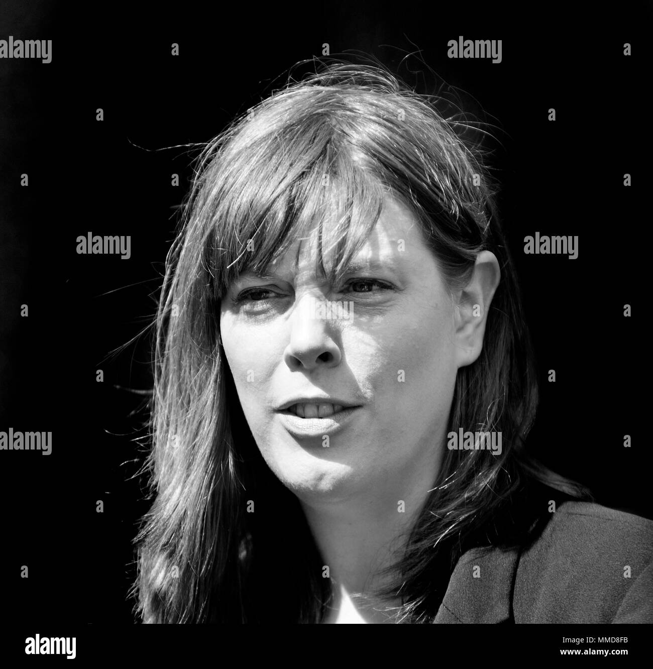 Jess Phillips MP (Travail : Birmingham Yardley) interviewé sur College Green, Westminster Banque D'Images