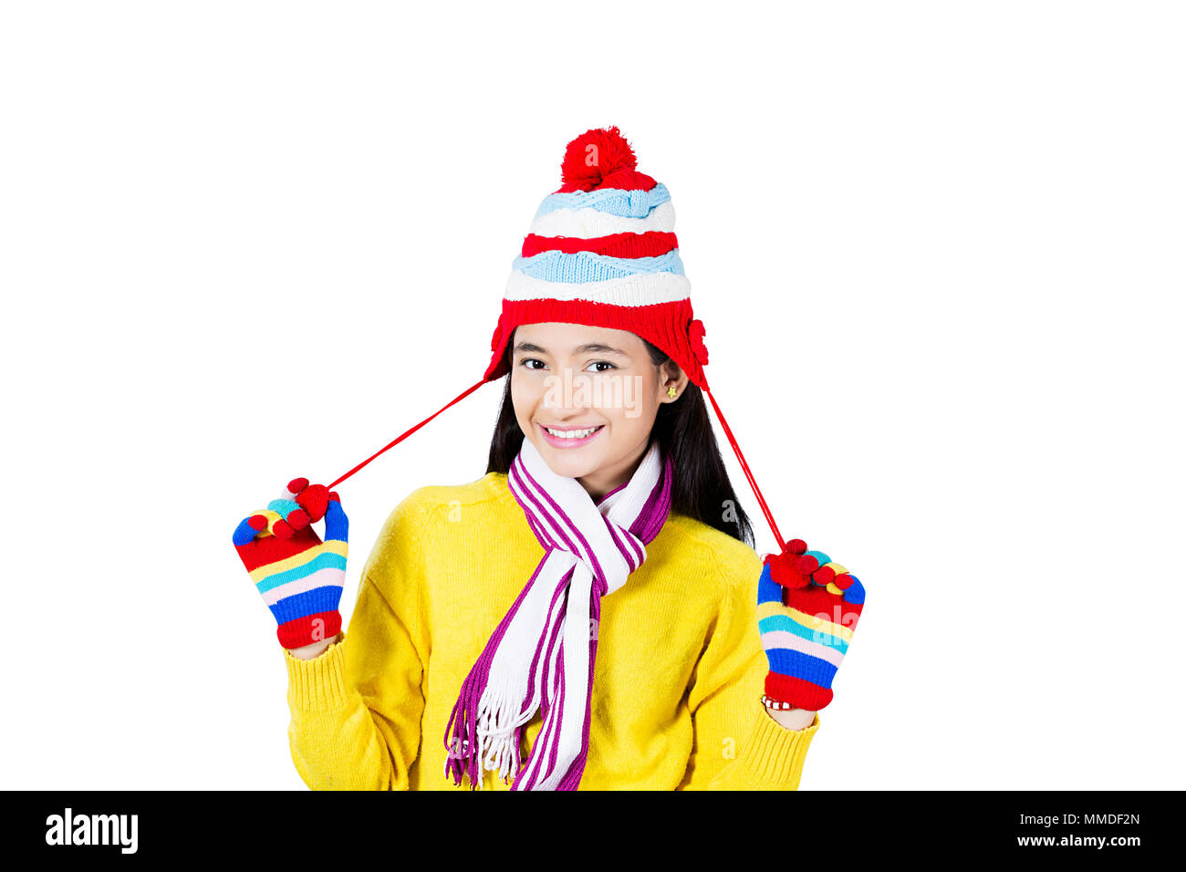 Une jeune fille portant des vêtements d'hiver La saison d'hiver Smiling Banque D'Images